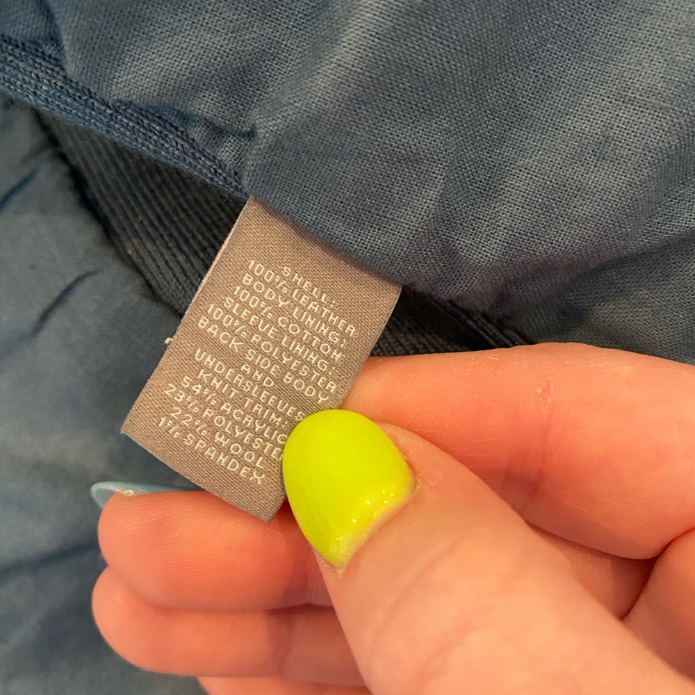 Neiman Marcus 100% leather blue jacket! - Picture 5 of 7